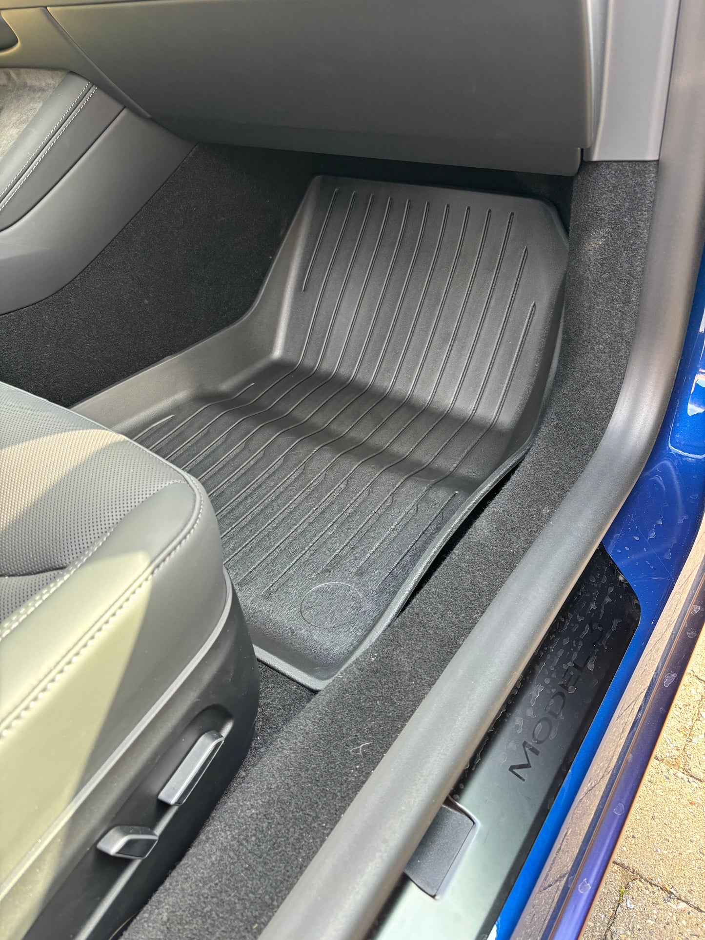 Allvädermattset till Tesla Model 3 Highland