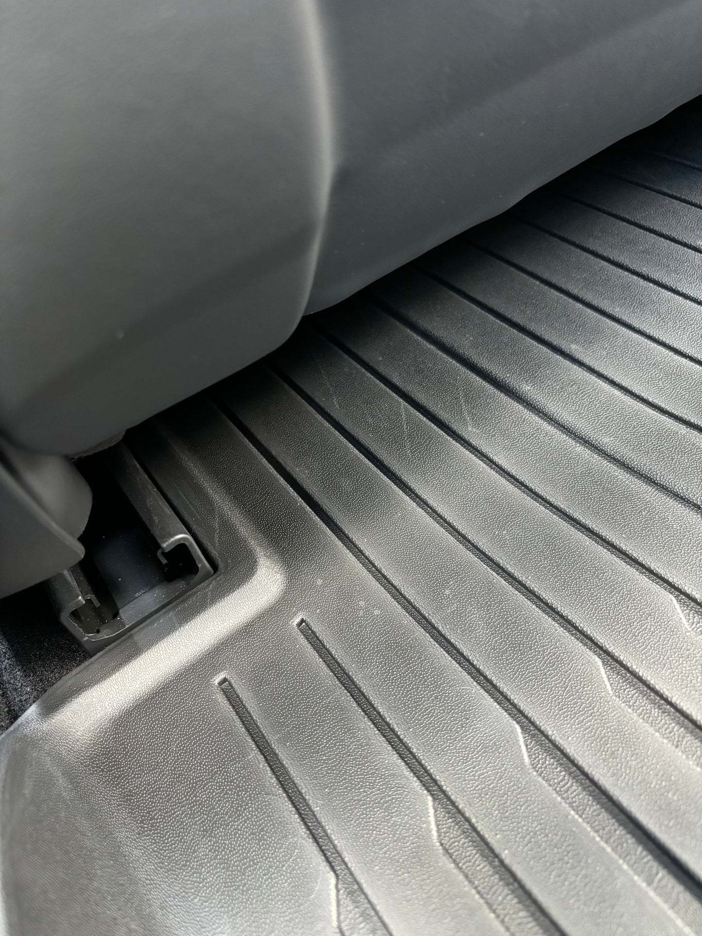 Allvädermattset till Tesla Model 3 Highland