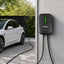 Chargr WP18 laddbox laddar en vit Tesla på uppfarten