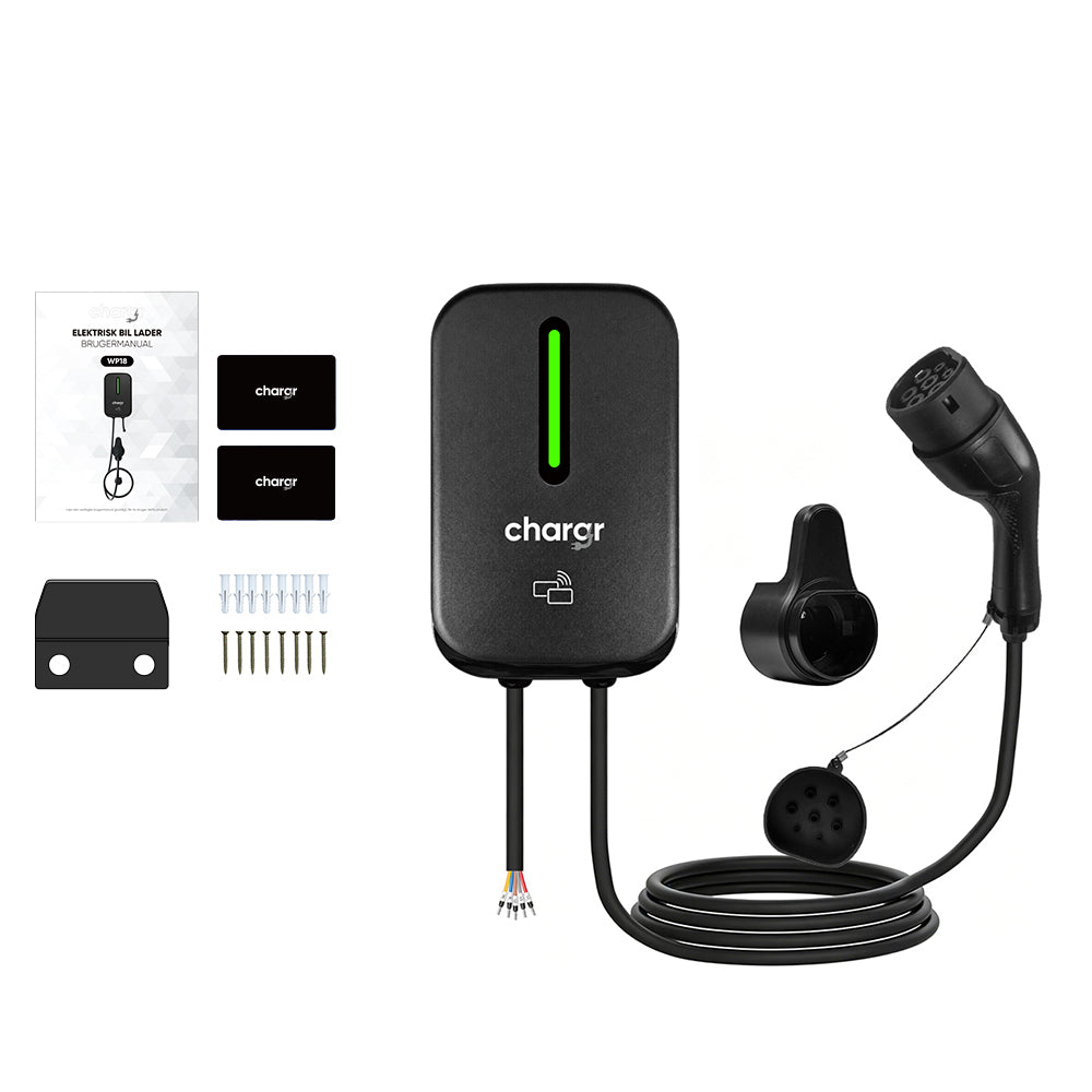 Chargr WP18 förpackningens innehåll: laddbox, Typ 2-kabel, hållare, RFID-kort och manual